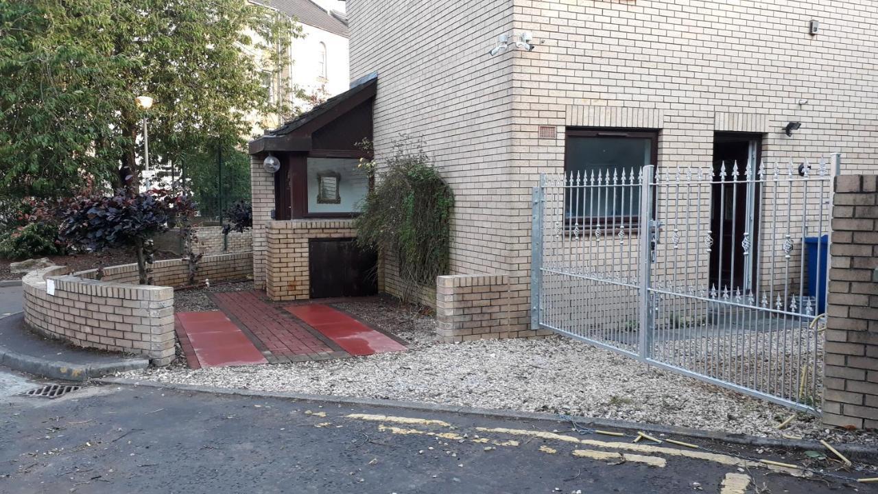 Bright City Centre House - Private Garden & Parking! Villa Glasgow Buitenkant foto