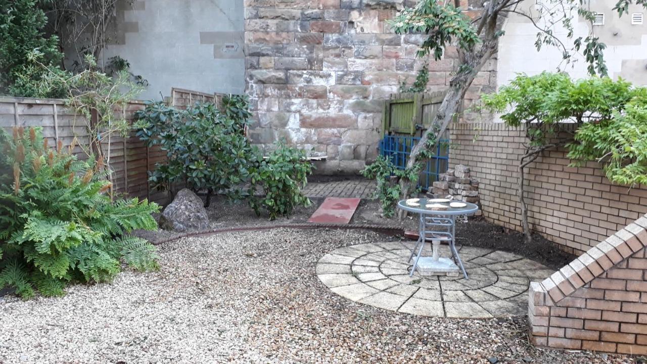 Bright City Centre House - Private Garden & Parking! Villa Glasgow Buitenkant foto